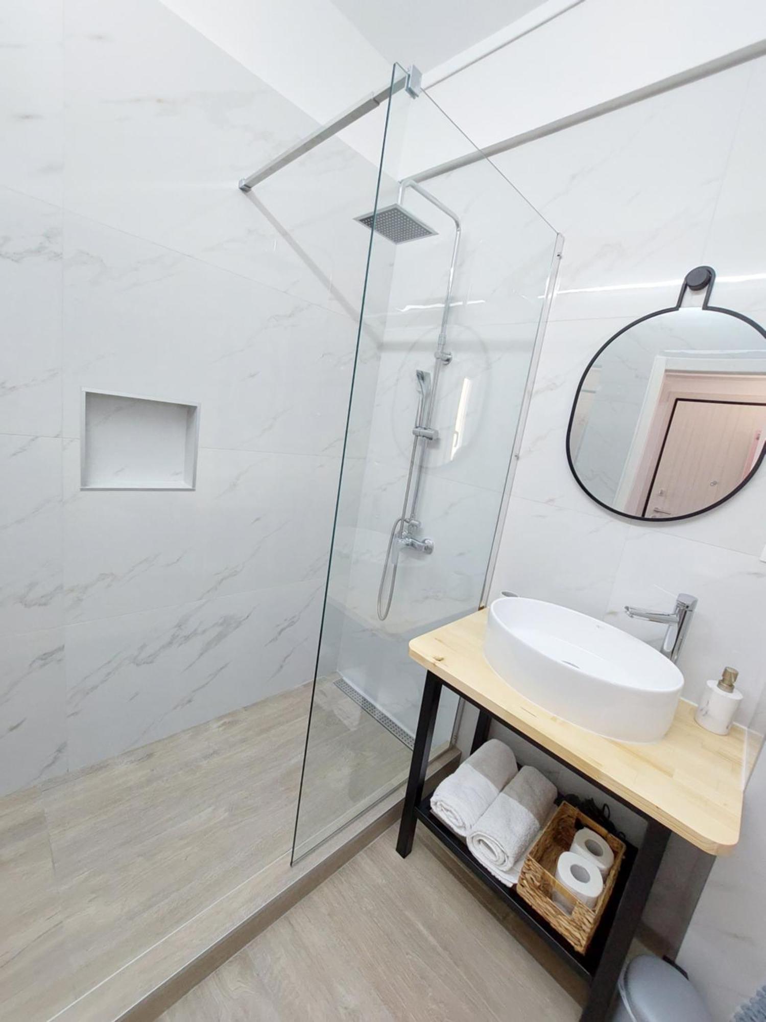 B&M Suites Солун Екстериор снимка